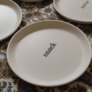 NIB Santa Barbara Design Studio 4 Luncheon Plates w Description
